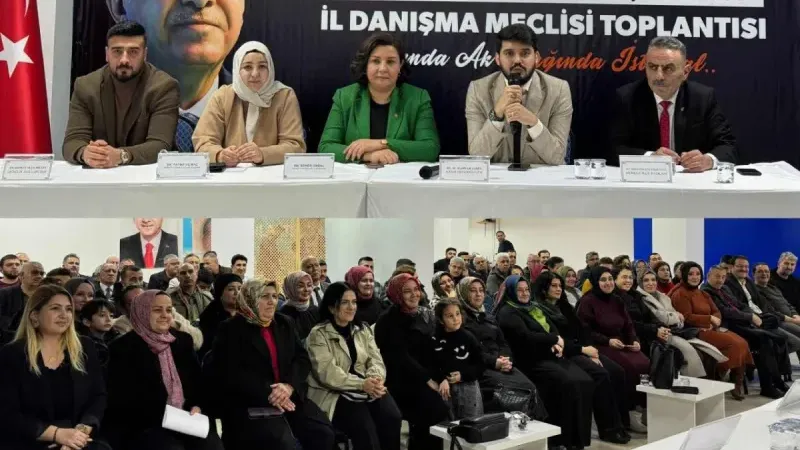 Şahin, AK Parti Kırşehir İl Başkanlığı’nda partililere konferans verdi.